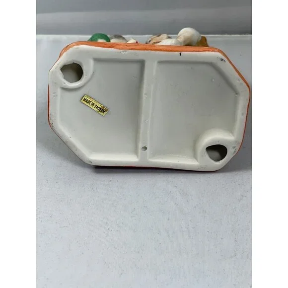 Vintage Norman Rockwell Wrapping Christmas Presents Sculpture Figurine - Picture 5 of 9